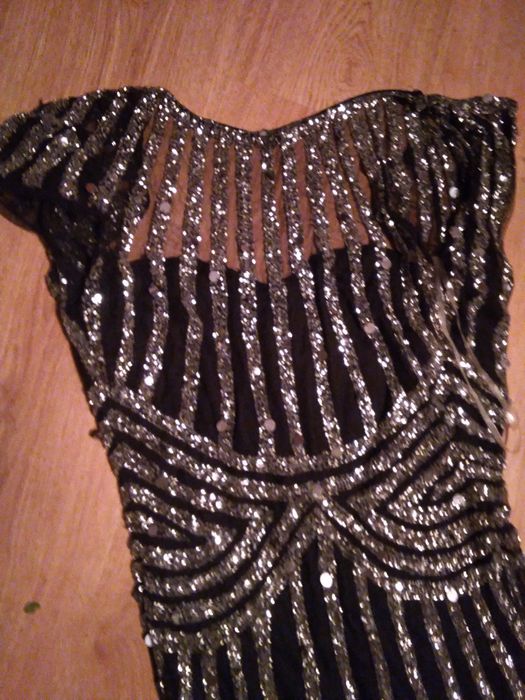 Rochie superbă de seara cu aplicații de mărgele, model deosebit