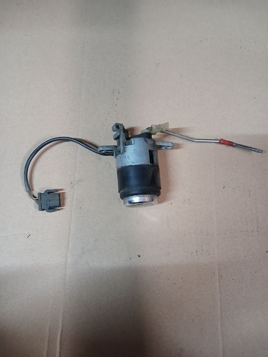 Кнопка багажника Ауди С4