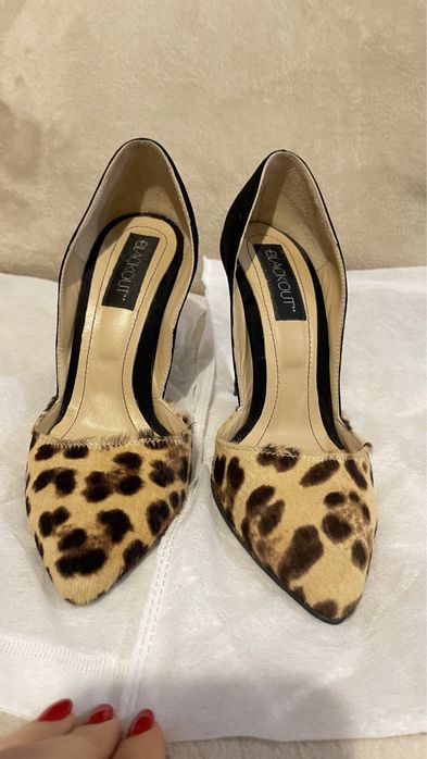 Vand pantofi din piele intoarsa