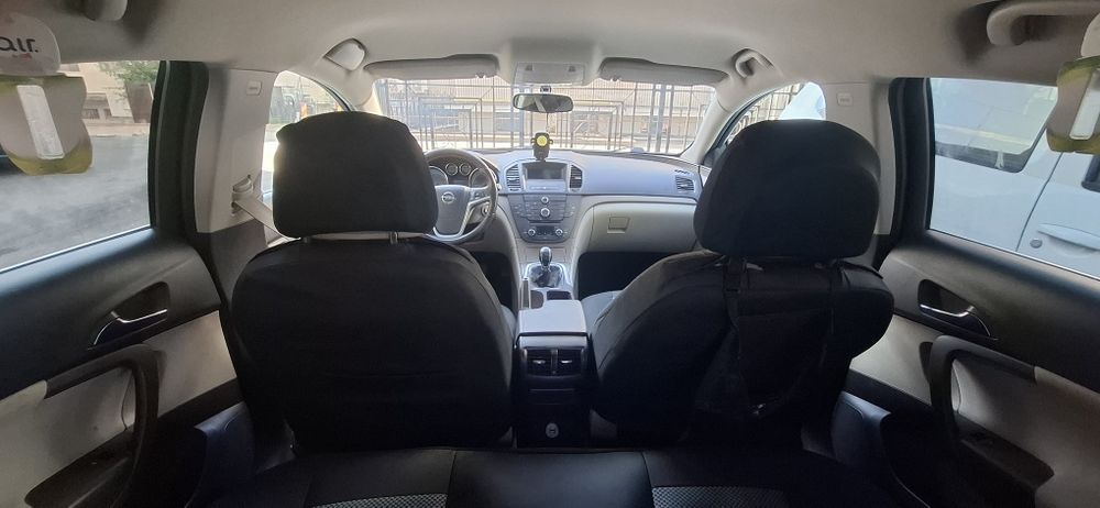 Insignia Limousine 2012