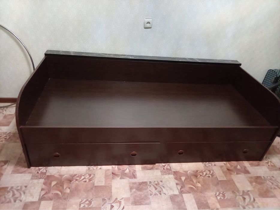 продам кровать