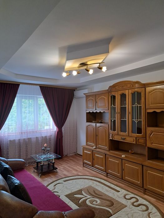 Apartament 2 camere de vânzare, zona Liceul Sportiv