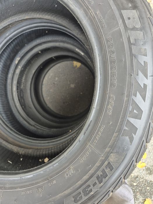 Vand Anvelope BRIDGESTONE iarna DIMENSIUNEA:205/60/16,92H,Dot0720