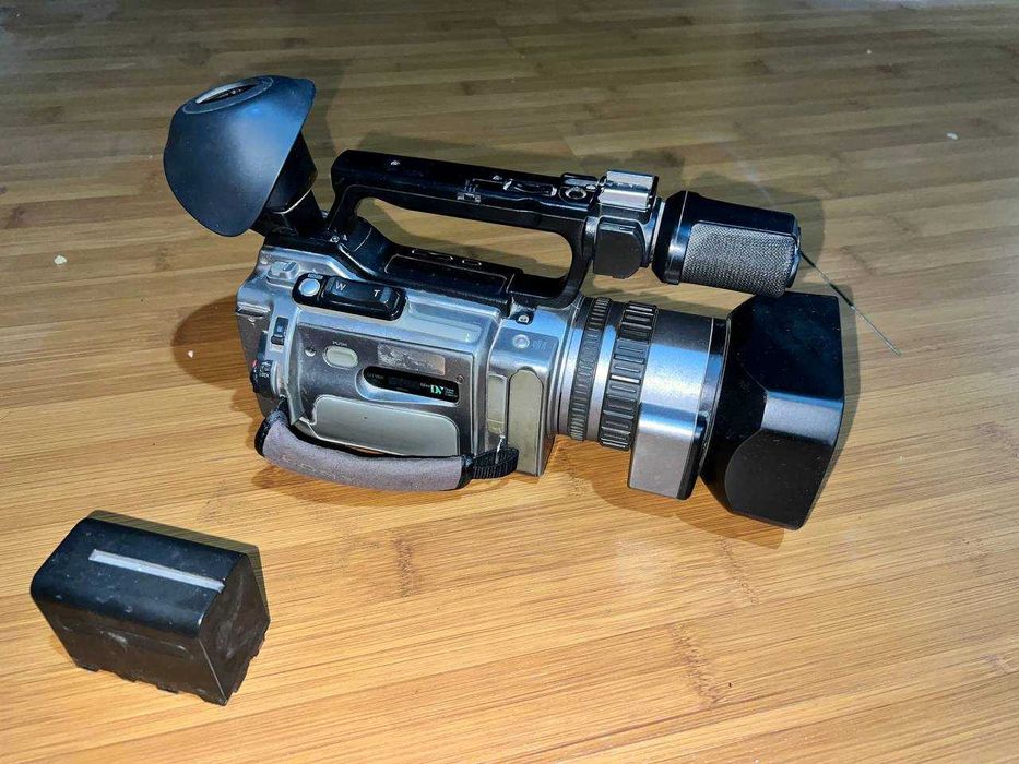 Видеокамера sony DCR-VX2100e pal ( требуется профилактика )