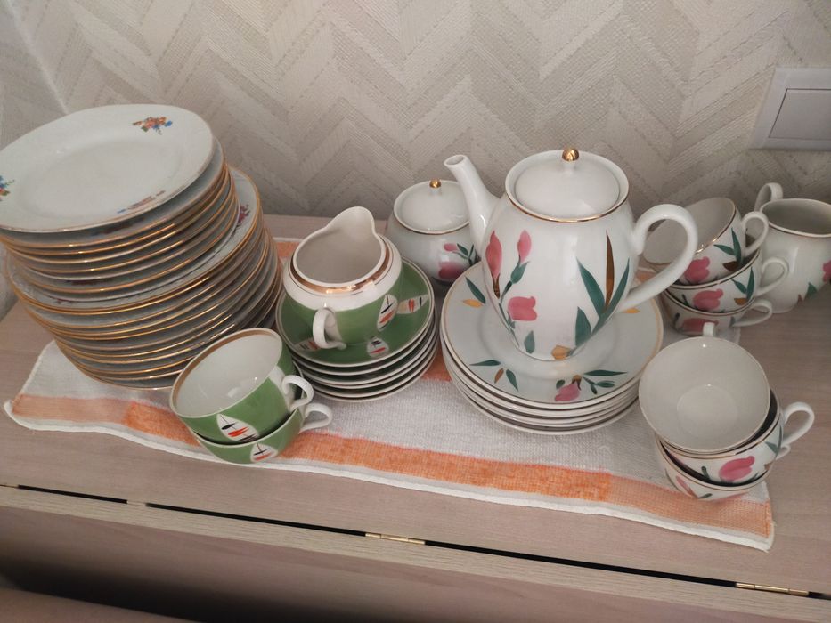 Продам столовую посуду