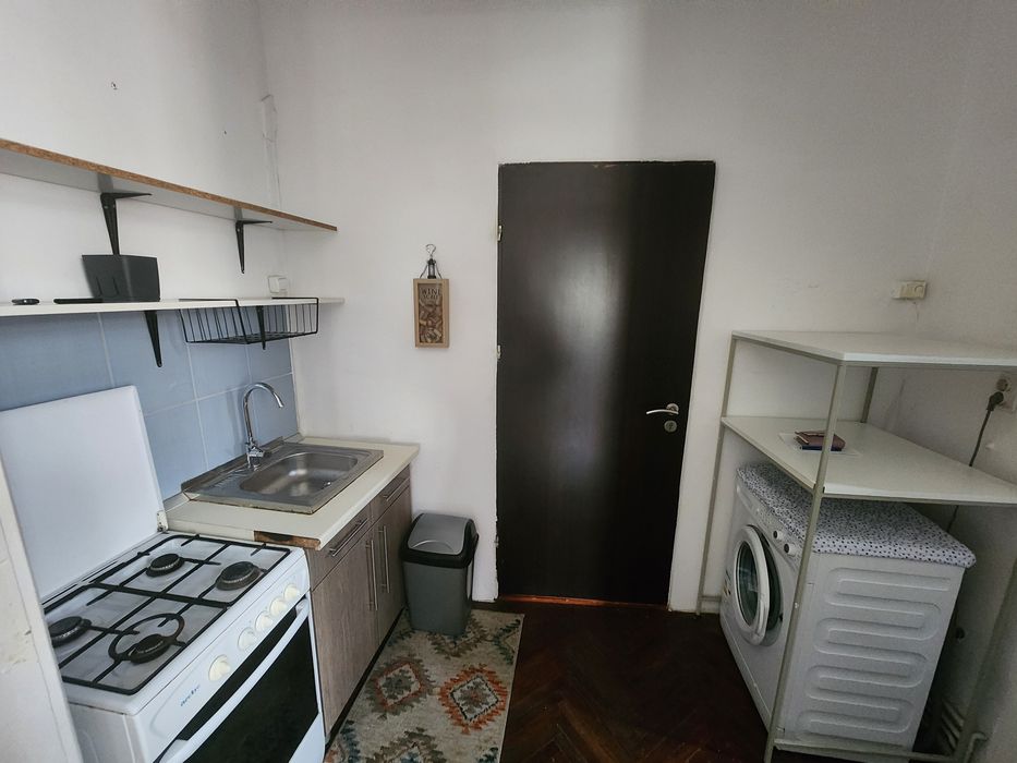 De închiriat apartament cu 1 camera Centru
