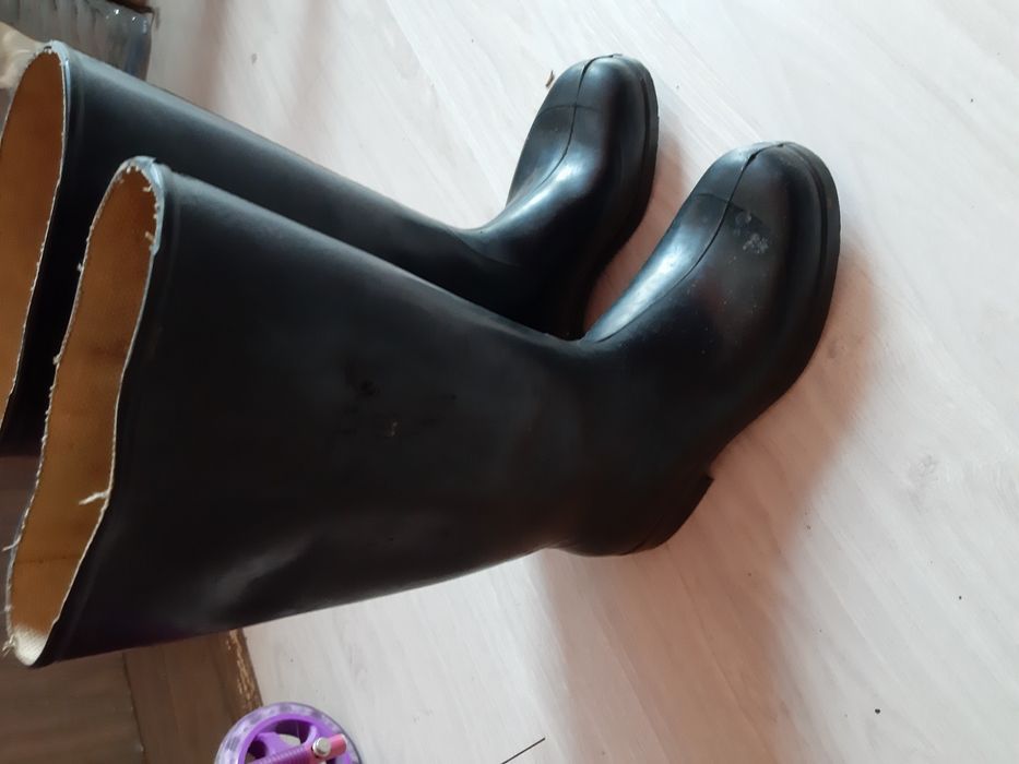 Гумени български ботуши