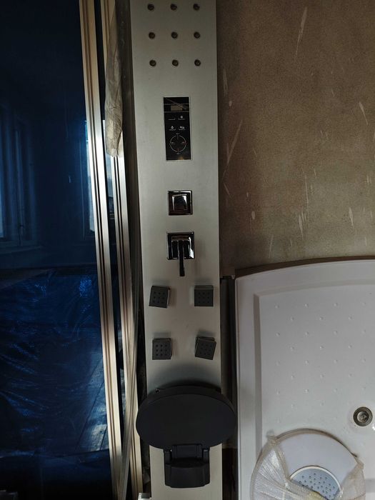 Хидромасажна душ кабина