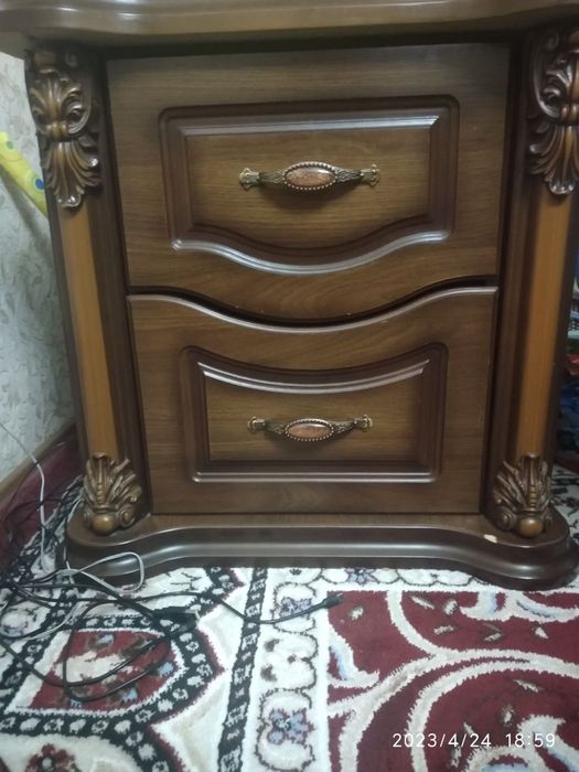 Качественный спальный гарнитур большого размера