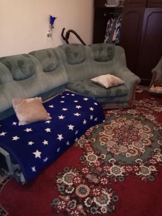 Продаётся угловой диван