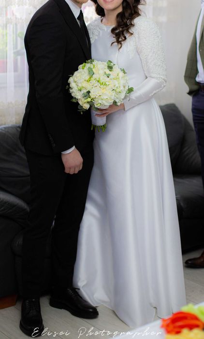 Vând rochie de mireasă