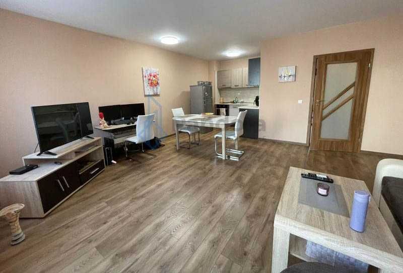 Двустаен апартамент под наем в Центъра