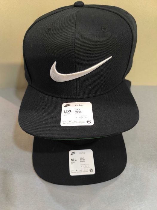 Nike size L.Шапки с козирка.Нови.Оригинал.