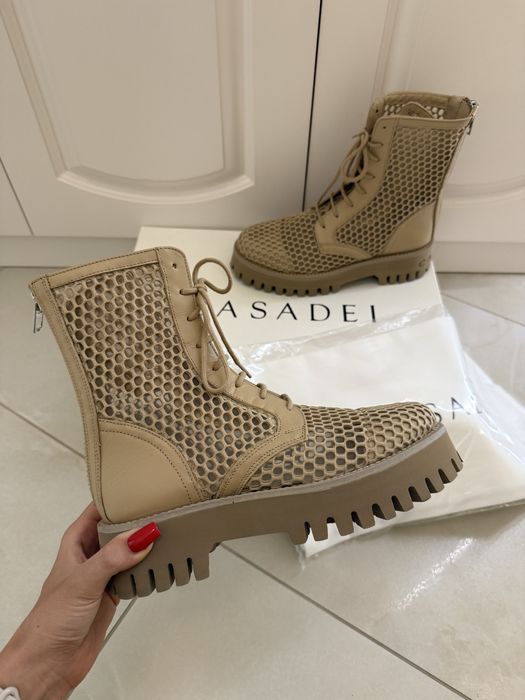 Налични дамски нови боти Casadei 36 номер