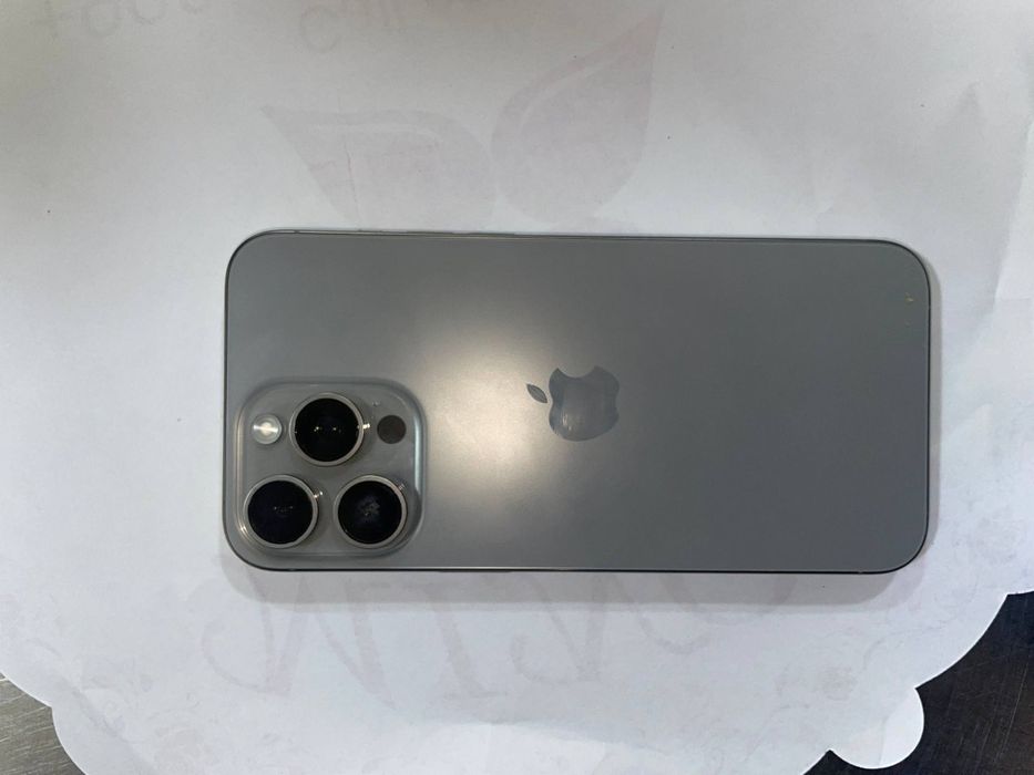 iPhone 15pro max 256 lla esim