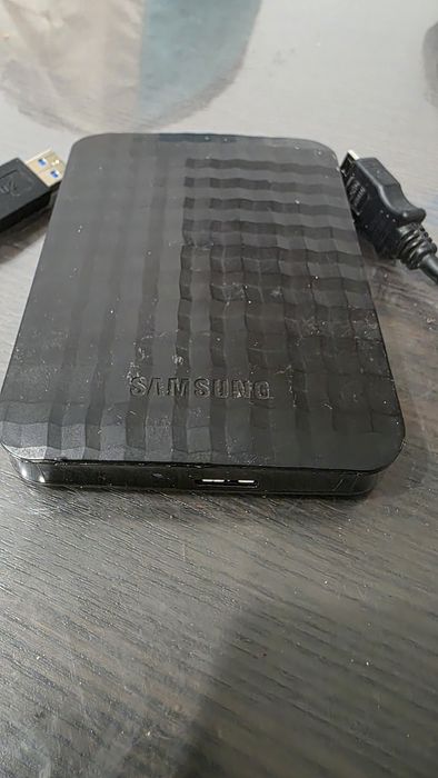 Продам жёсткий диск на 1 тб Samsung