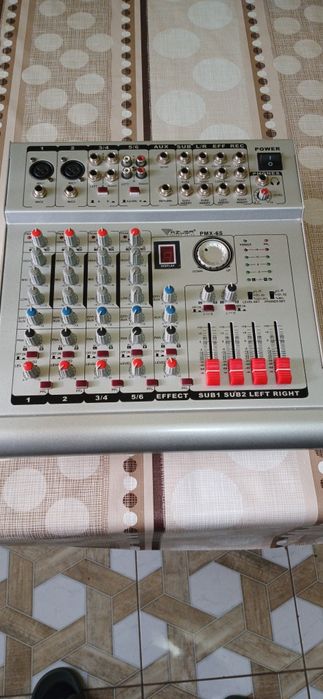 Vând  mixer activ