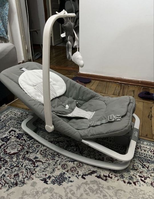 Шезлонг детский Joie