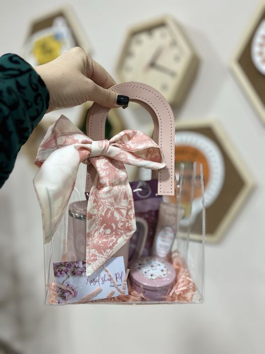 Подарочные боксы, Подарки