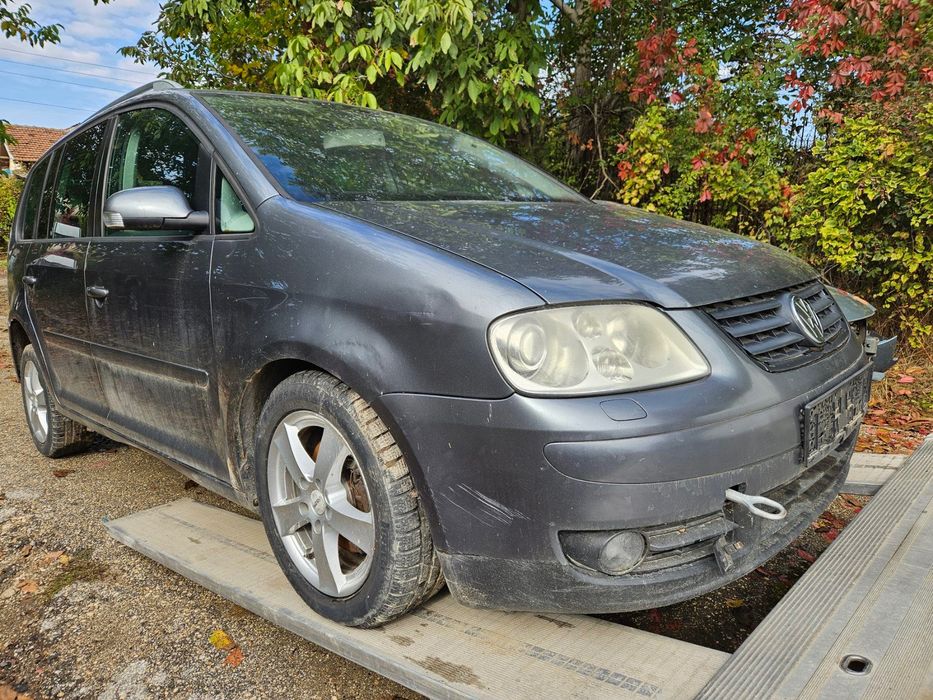 На части VW Tauran Фолксваген тауран 2.0 TDi 2004