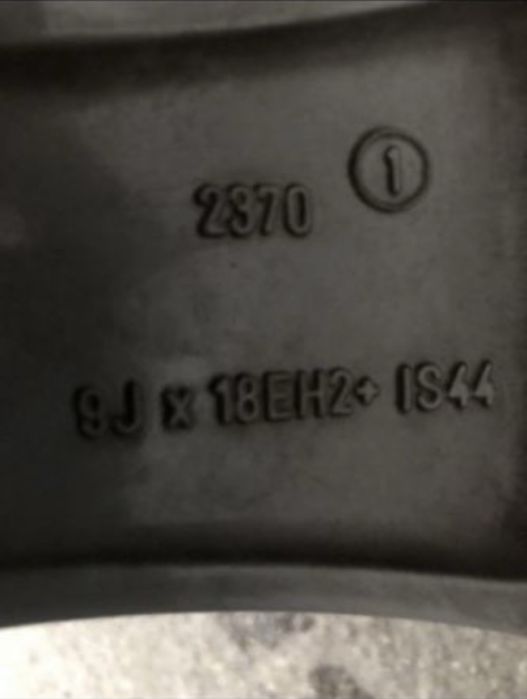 Jante Bmw Seria 5 F10/F11 cu cauc 275/40/R18 dot2013 9jx18is44