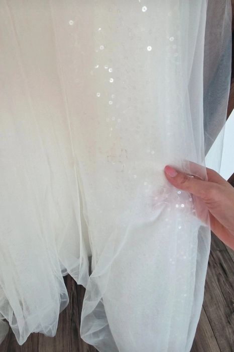 Rochie de mireasă stil romantic cu dantelă și tull