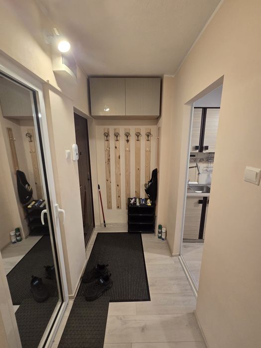 Vand apartament 2 camere, Tiglina 3, etaj 1, orientat spre Nord..