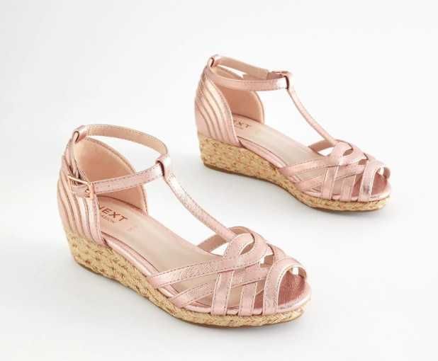 Сандали на платформа