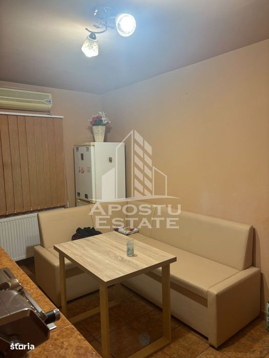 Apartament cu 2 camere de vanzare, etaj4/5, Zona Lipovei , Timisoara