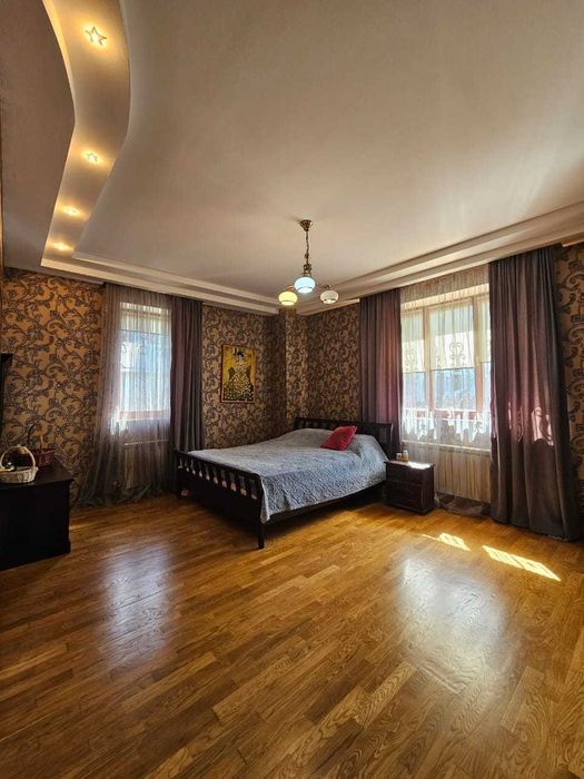 Продам дом 405 кв.м., Жуковского