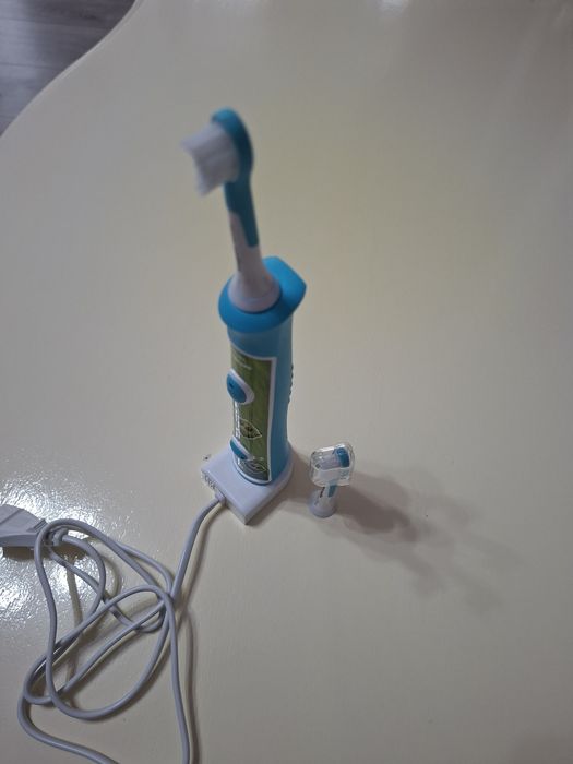 Vand periuta dinti copii Philips