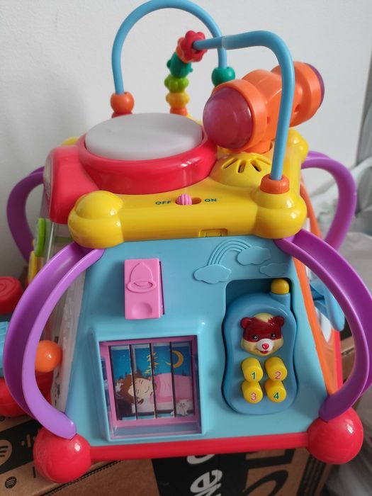 Интерактивен куб