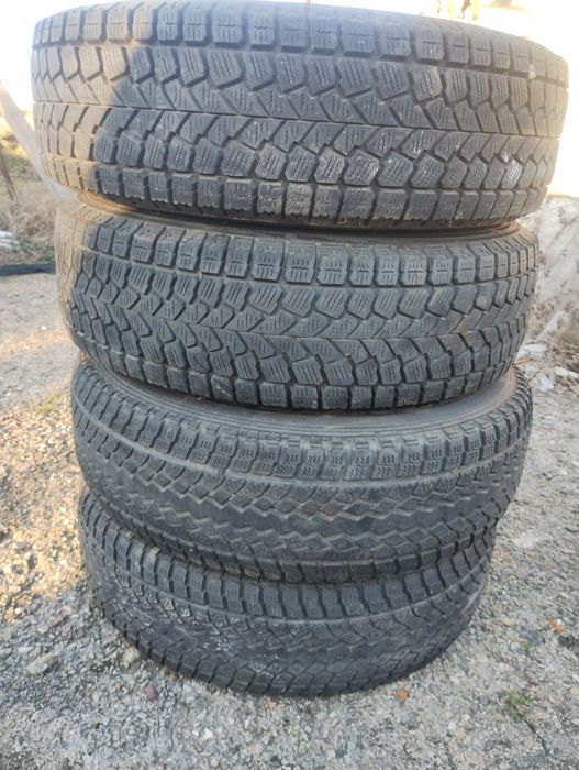 Гуми с джанти 15 " 6x139,7 с гуми 215/70