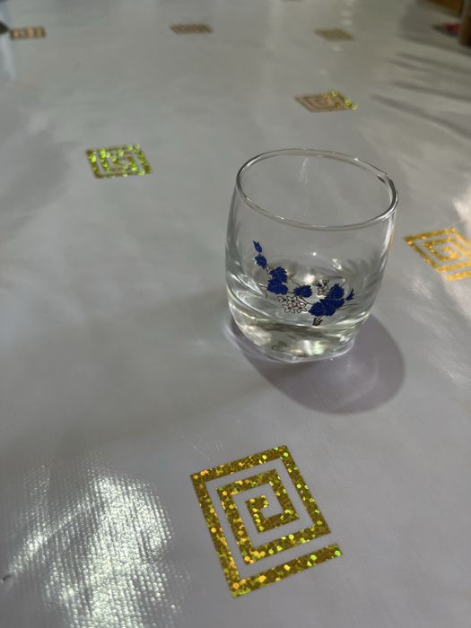 Продам стаканы мальенкие стопки