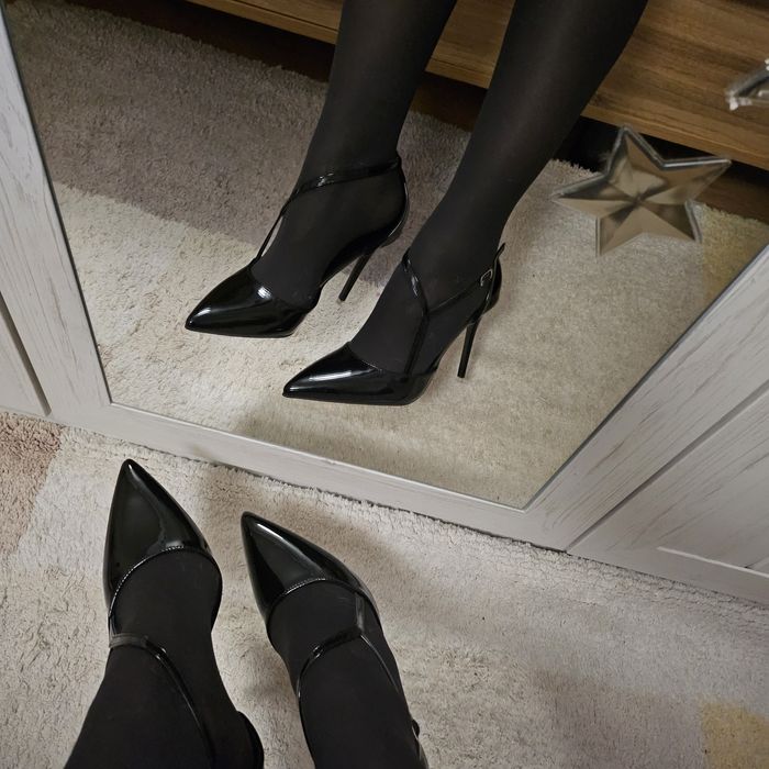 Нови! Обувки на ток - 2 чифта.