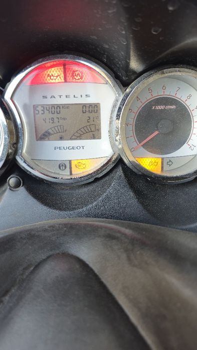 Продавам Мотор Пежо Сателис
