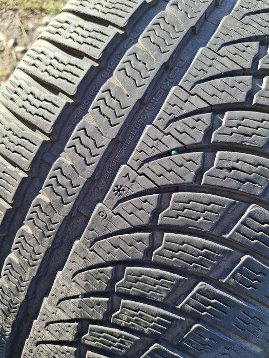 2 Anvelope de iarnă 255 40 r19 Nokian