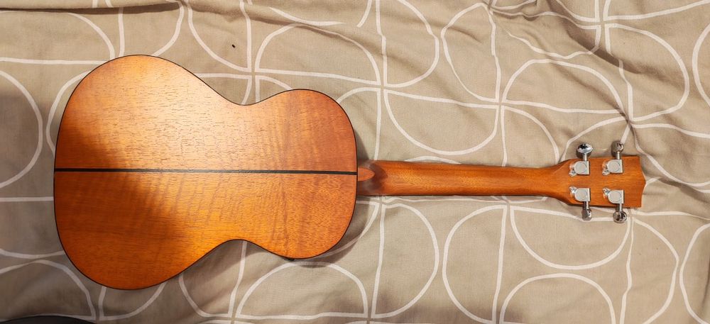 Ukulele Tenor Electro