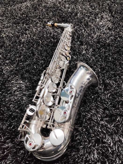 Vand/ schimb diverse saxofoane alto