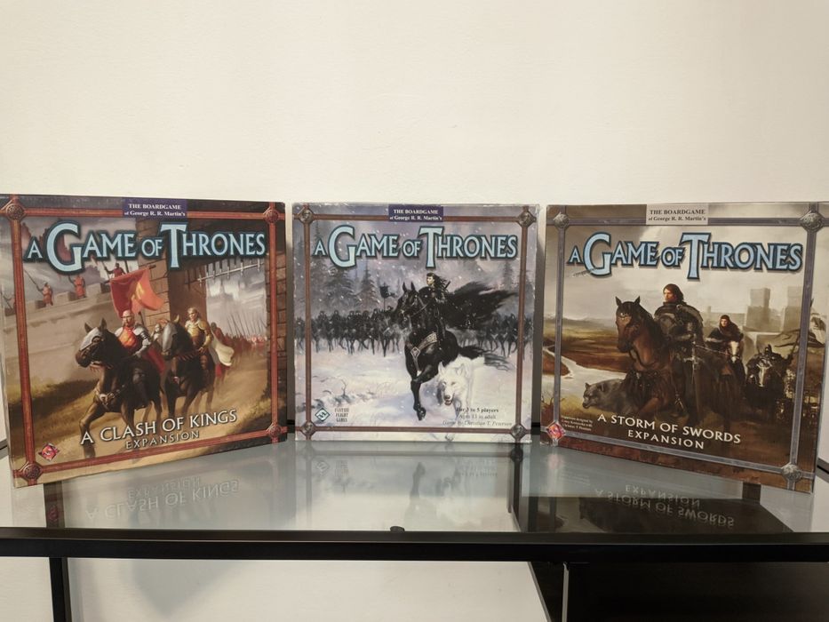 A Game of Thrones First Edition cu cele 2 expansions