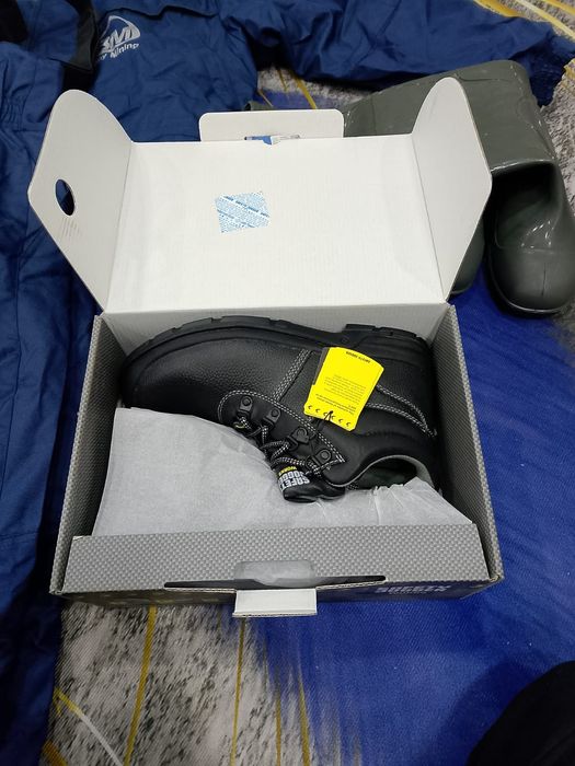 Продам спецодежду