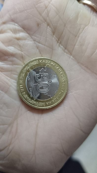 Продам монету 100 тенге