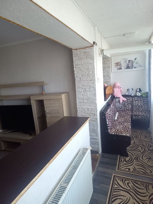 Închiriez apartament 3 camere decomandat