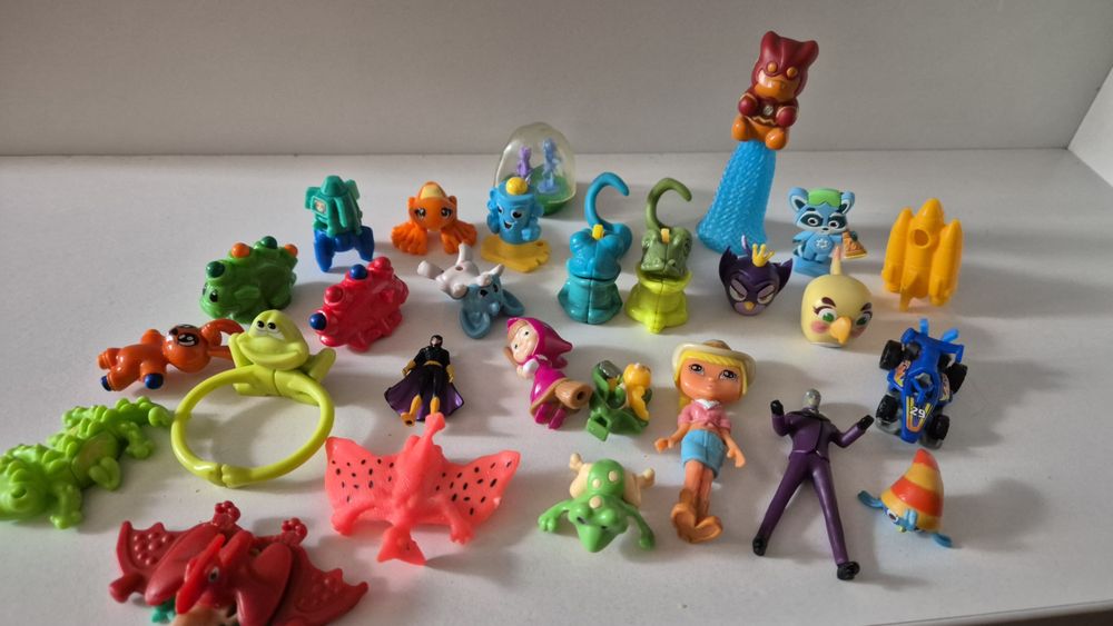 Киндер сюрприз игрушки разные