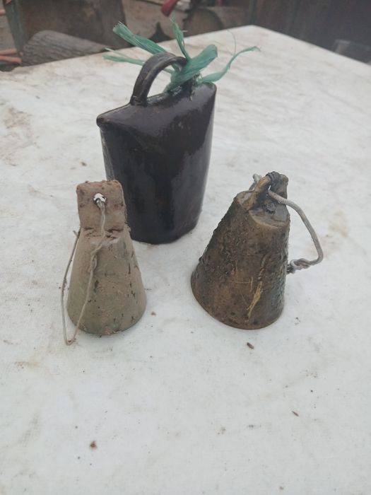 Vând Motor mașina de spălat  si  Clopote Aceoaie
