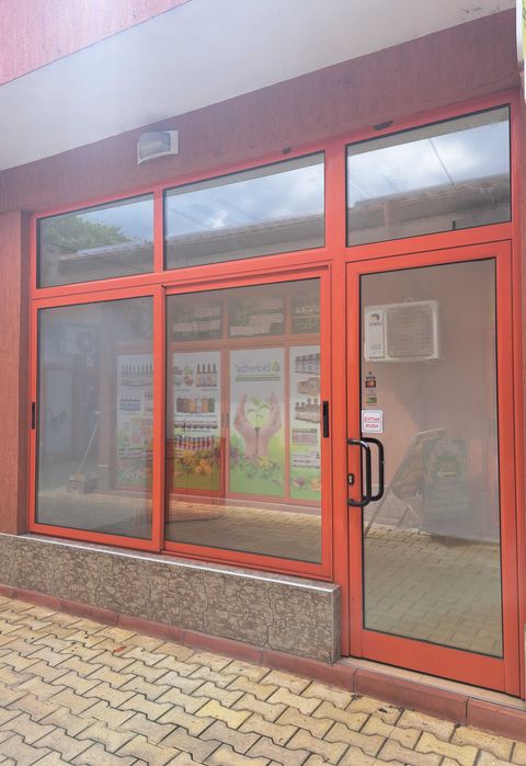 Дава се под наем Магазин в Разград, Център - 10 кв.м за 280.5 € - Снимка #2