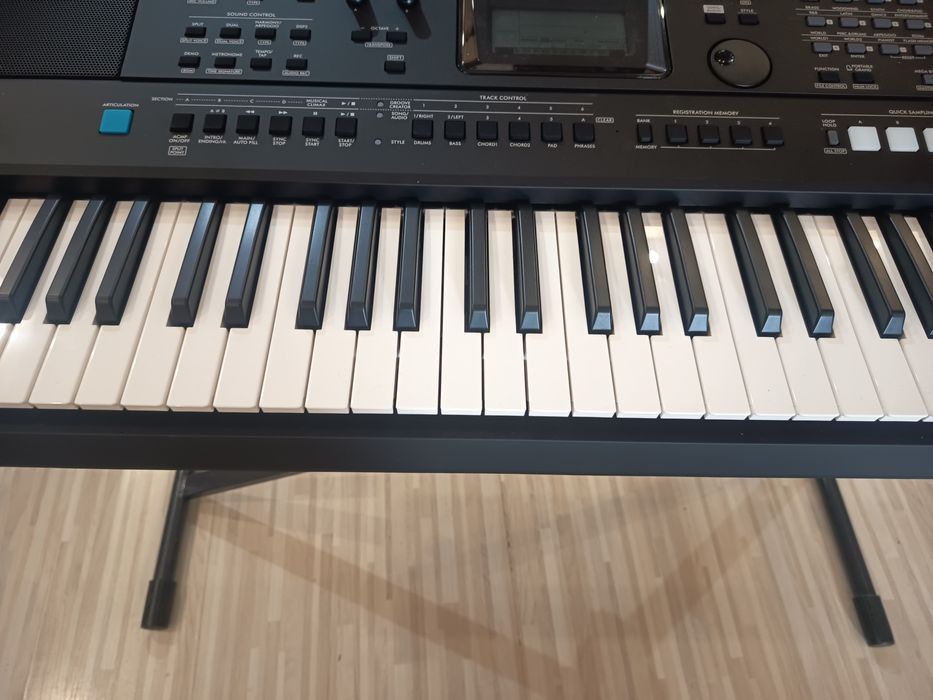 Синтезатор YAMAHA PSR E473