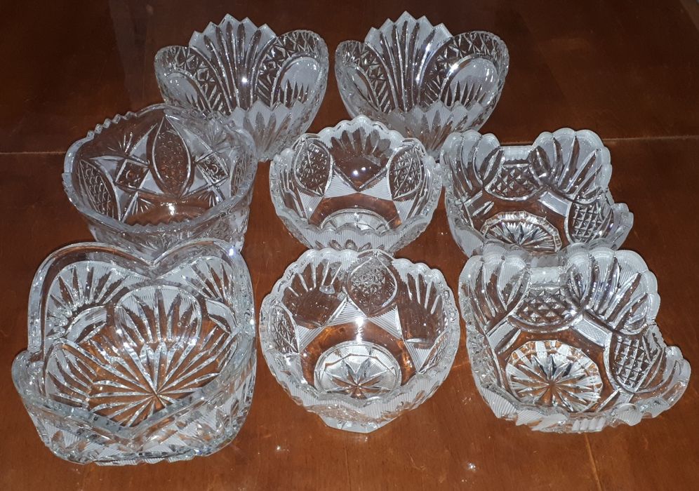 Хрустальные вазочки. И лодочки ( конфетницы ).
