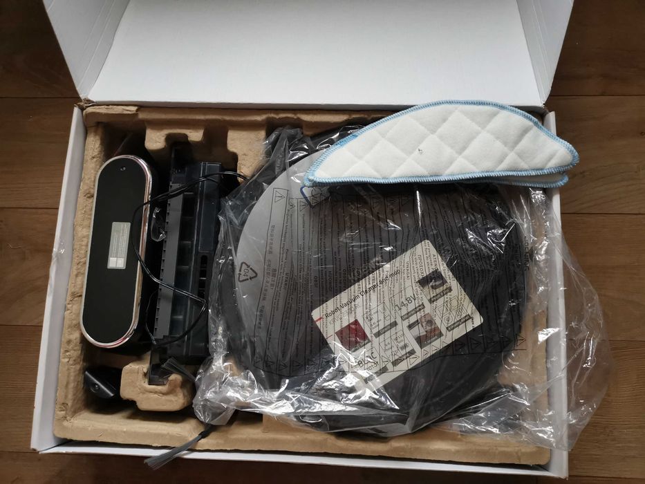 Robot aspirator si mop Koenic