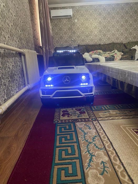 Машина Белый геленваген